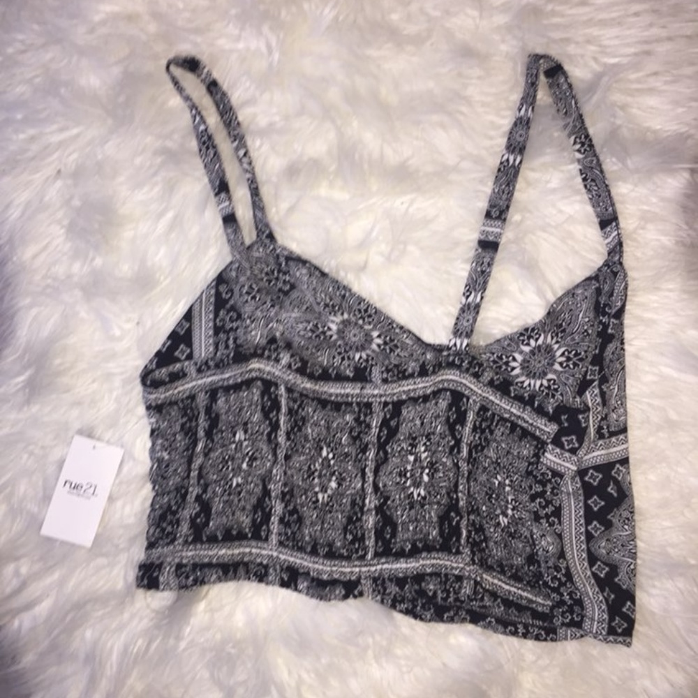 $14| Bandana Print Crop Top, Sz L *Brand New* - Picture 4 of 5